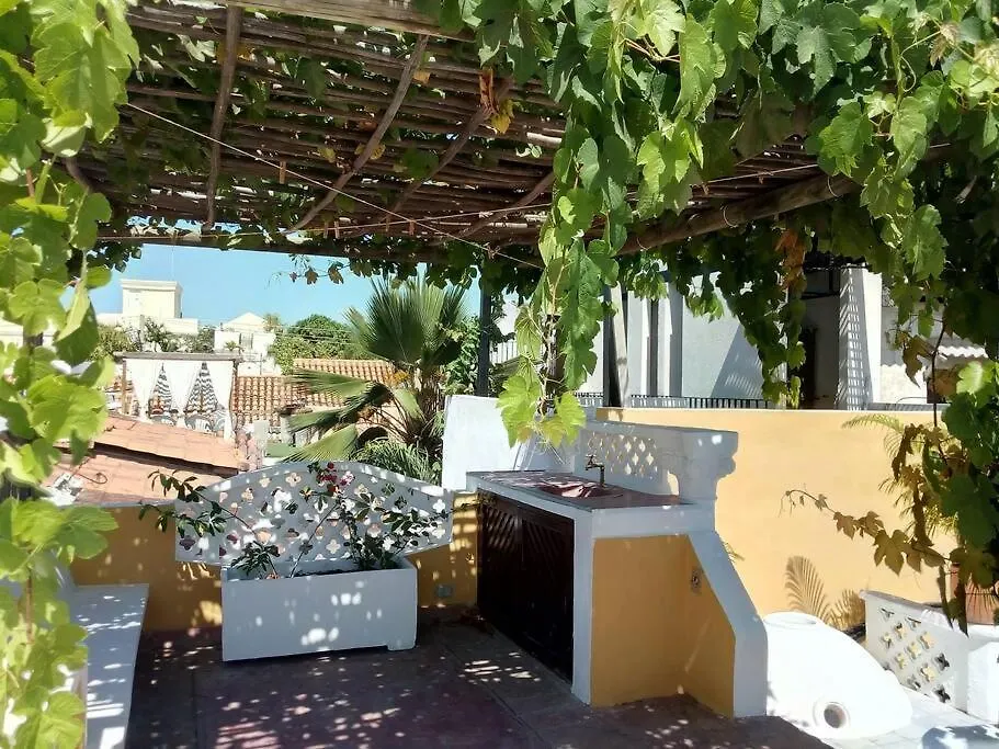 Dom wakacyjny Charming Colonial Home With Pool, Walled City Kartagena